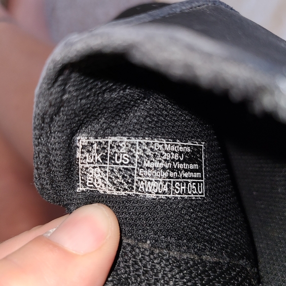 Dr. Martin Kids Boot - Picture 2 of 13